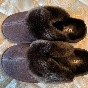 BRAND NEW Ugg Slippers with Lug Sole